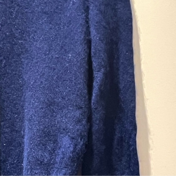Cobalt/Royal Blue 💯 Cashmere V-Neck Sweater - Picture 3 of 4
